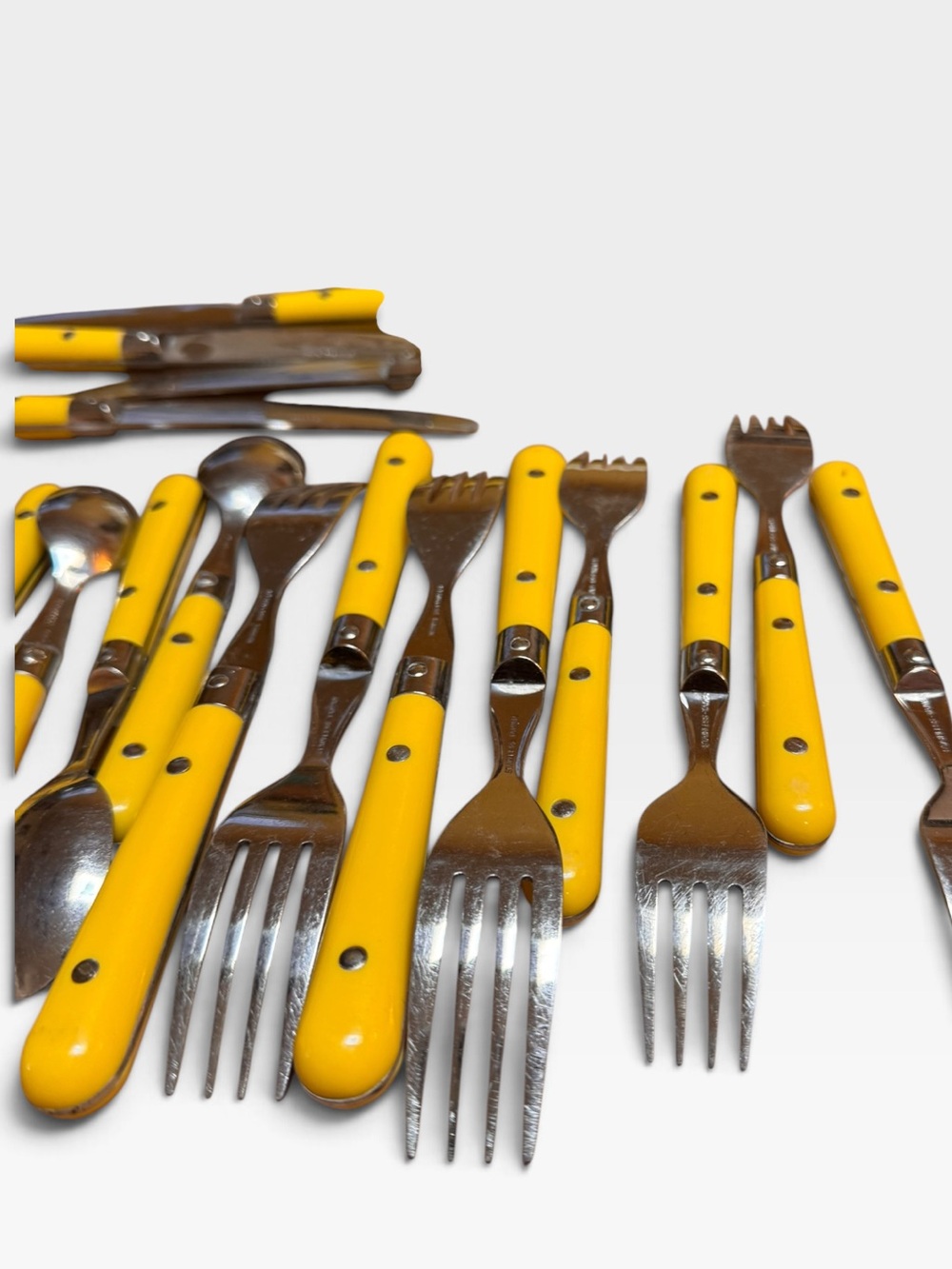 Flatware Set - Picture 3 of 5